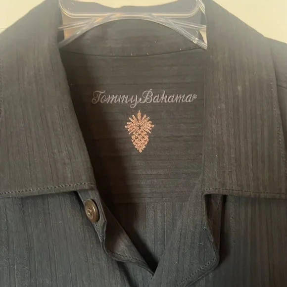 Tommy Bahama mens silk shirt - Picture 3 of 6